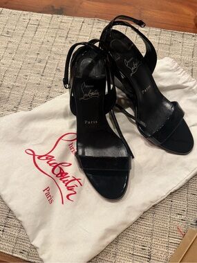 Christian Louboutin Zeppa Chick 85 Patent Wedge Sandals – Black – Size 38 / 7.5